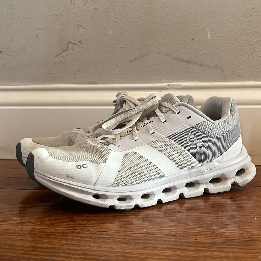 ON Cloudrunner Shoes-Women’s Size 9 Wide